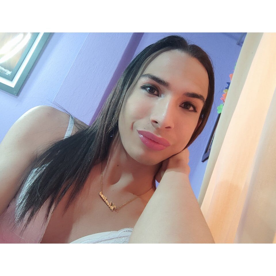 brunettehot77
