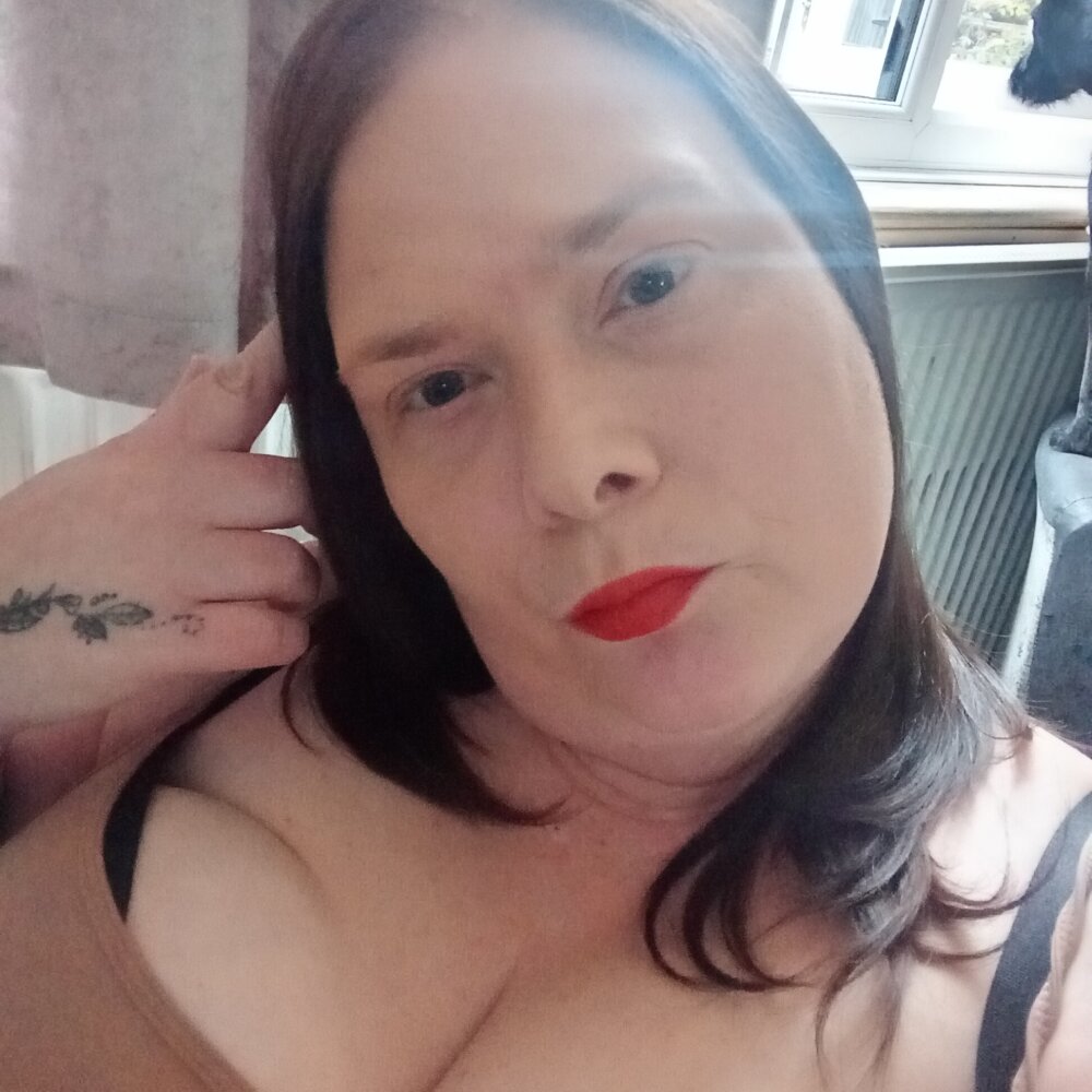 curvy-faith35