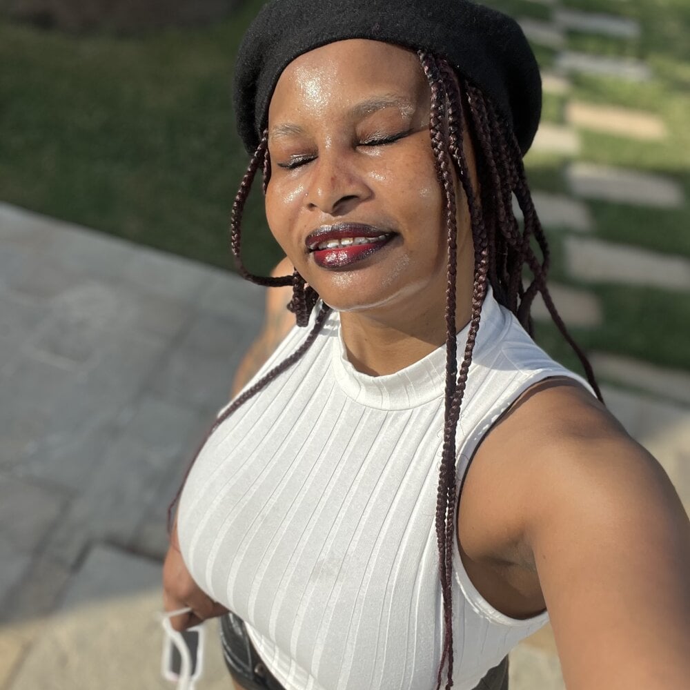 ebony_inna