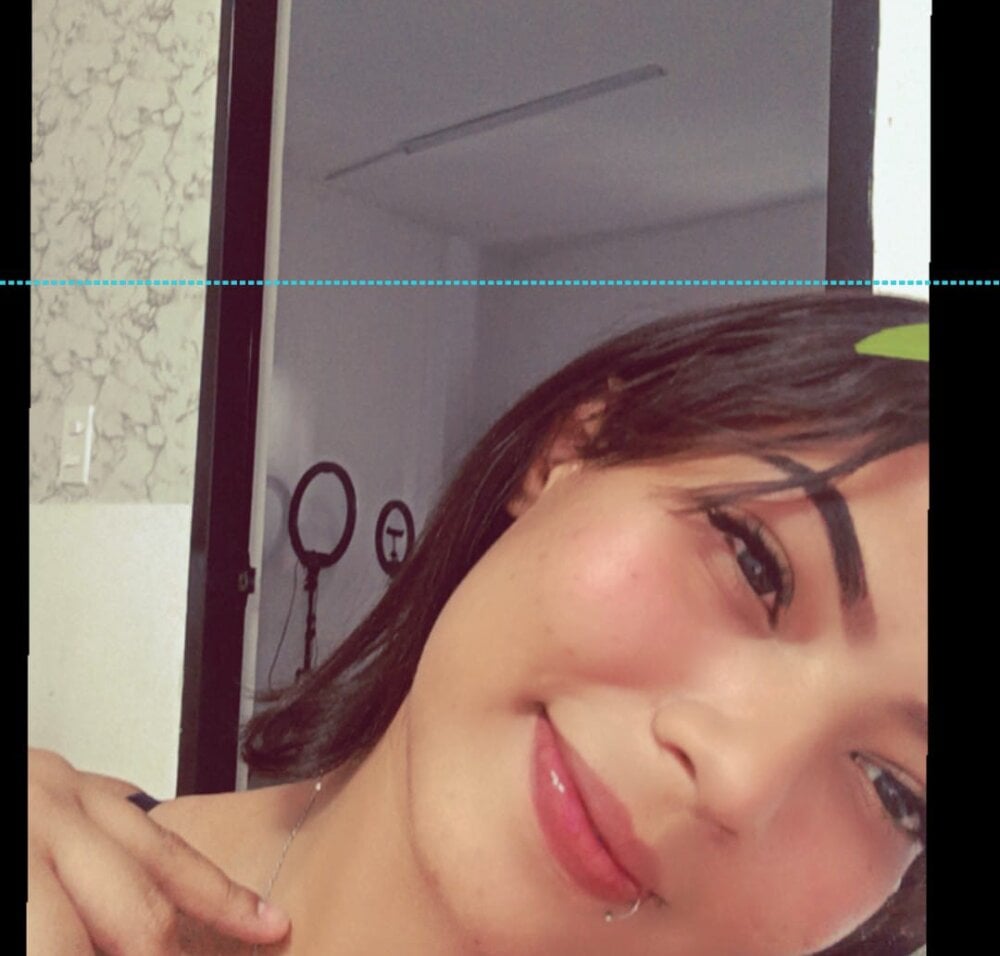 emma_tits