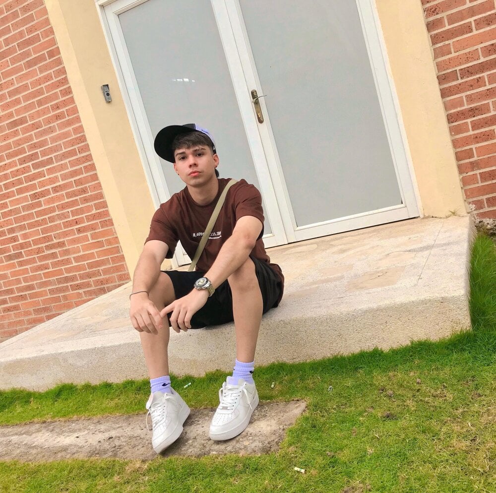enzo_latin_18