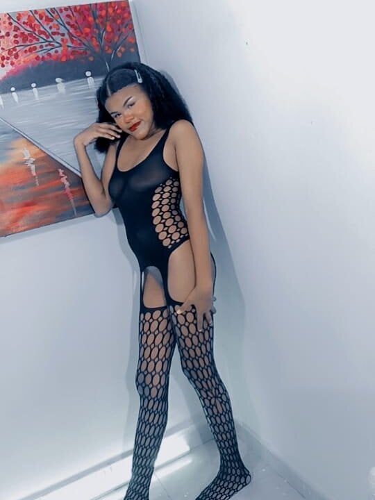 karla_latina28