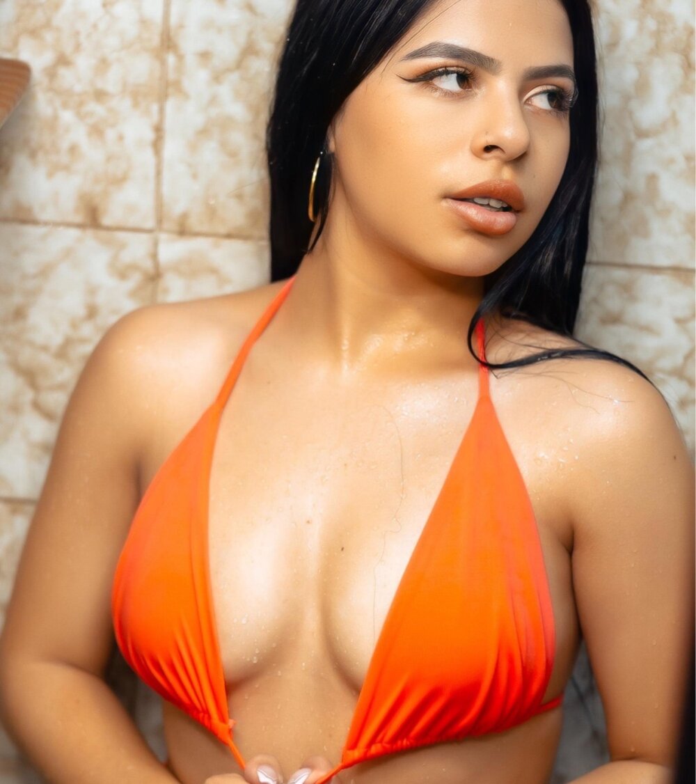 lya_petite