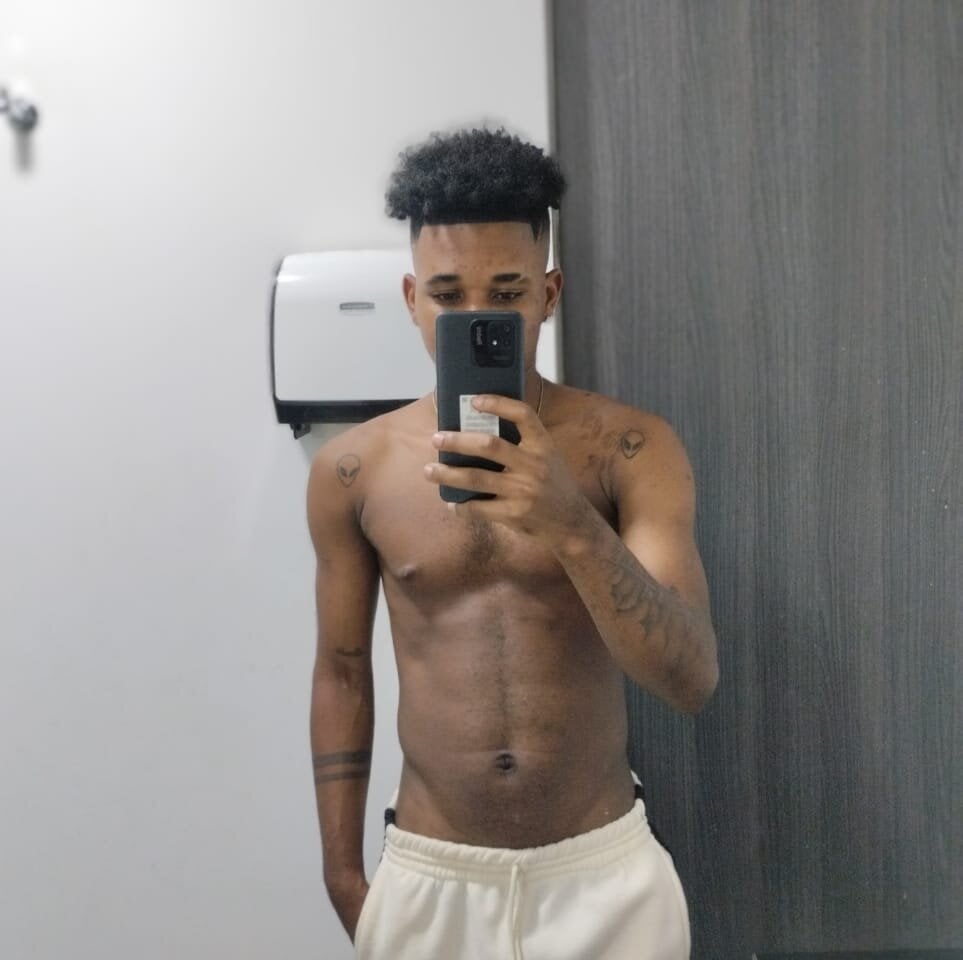 max_ebony1