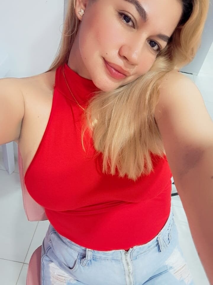 mia_blonde1