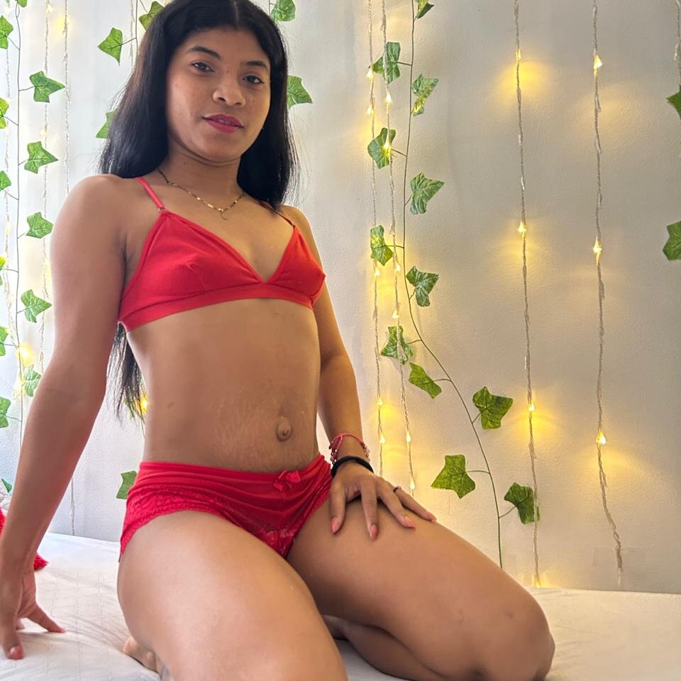 mia_grey01