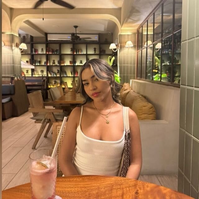 mia_petite01