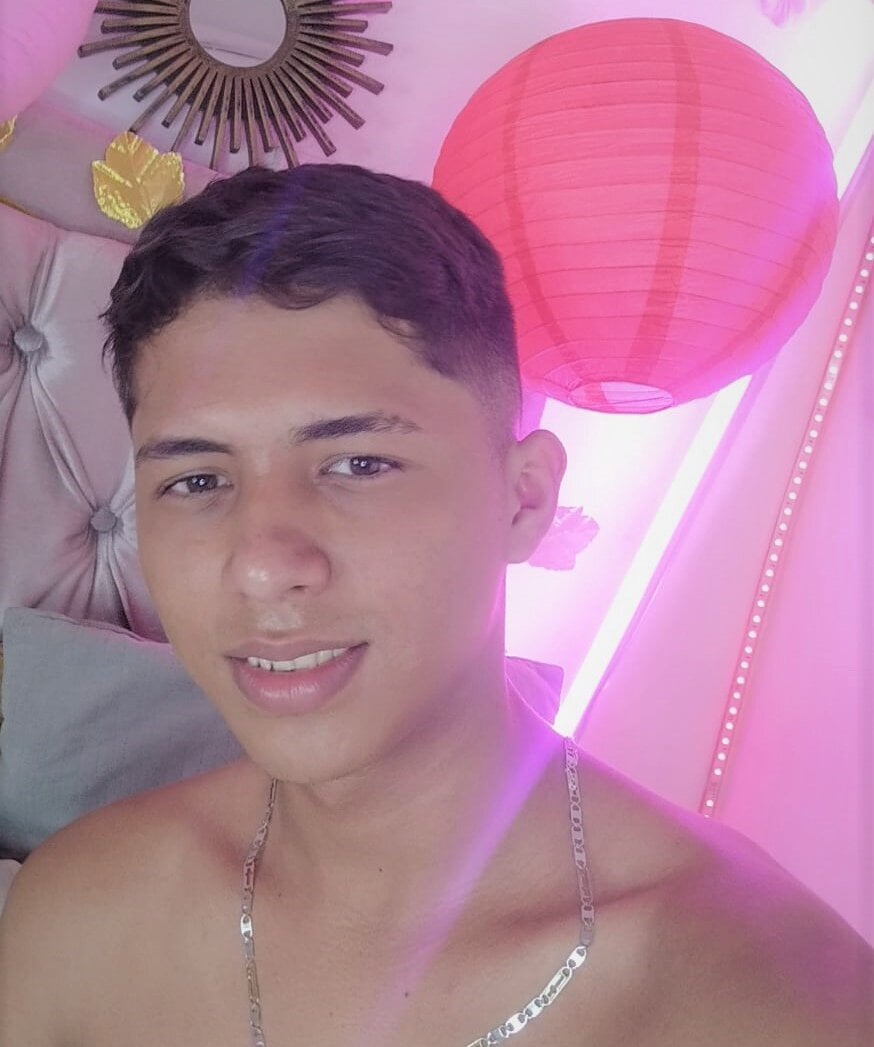 mikol_brunette