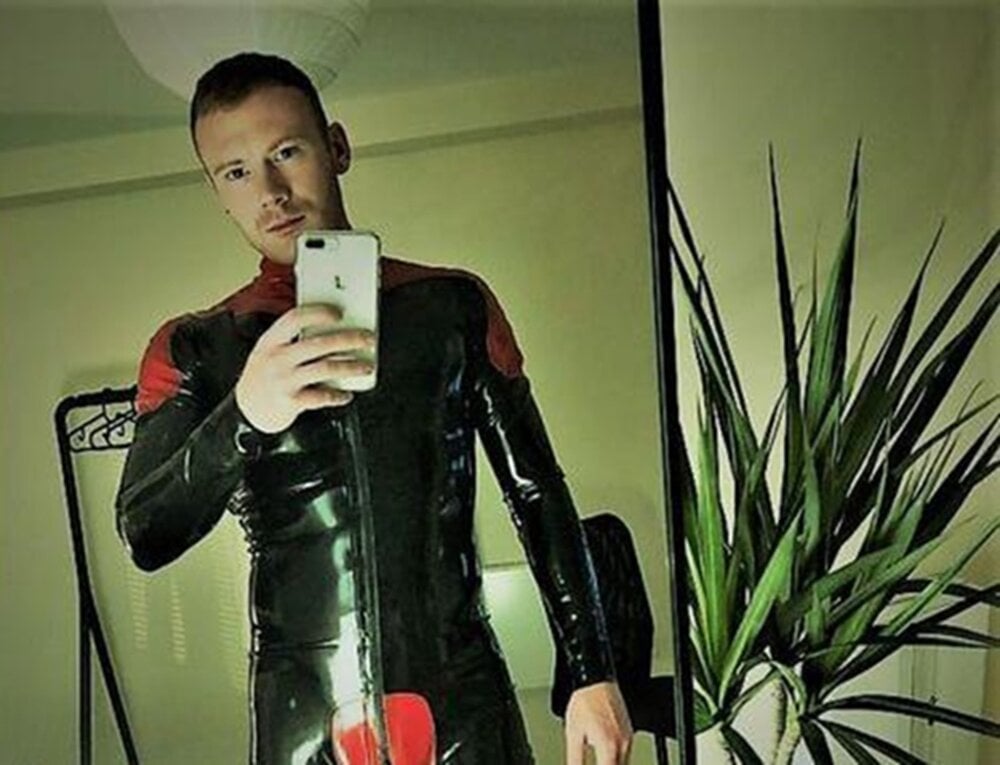 rubberdom69