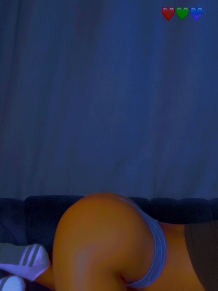 toe_sucker_